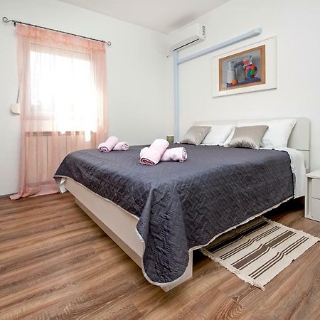 Rooms Mariana Rovinj Exterior photo