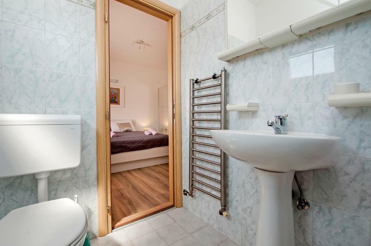 Rooms Mariana Rovinj Exterior photo